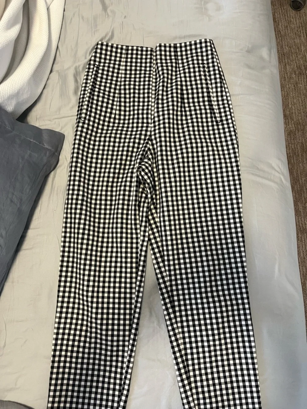 Zara High-Waist Gingham Slim Pants in Black & White - Picture 3 of 5